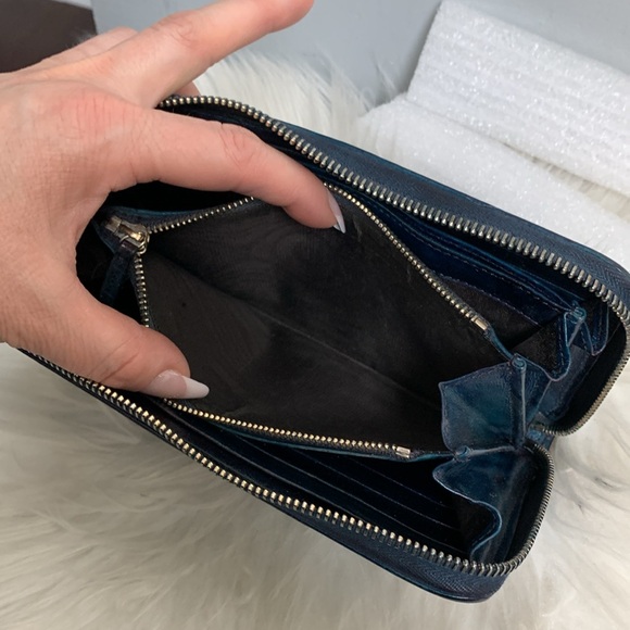 Authentic Gucci large leather zippy wallet custom dyed blue - Picture 16 of 17